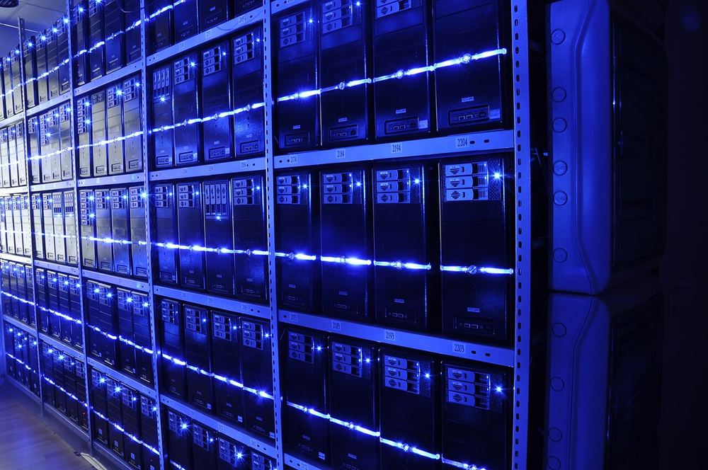 Sala de servidores de un centro de datos, donde vive la copia en la nube